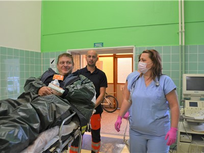 Zdravotníci Krajské zdravotní se zapojili do nácviku zásahu při hromadném neštěstí.
