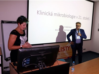 V Krajské zdravotní přednášela mikrobioložka Václava Adámková 