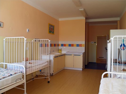 Krajská zdravotní omezí na období letních prázdnin provoz dětského oddělení děčínské nemocnice