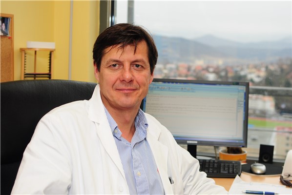 prof. MUDr. Martin Sameš, CSc., přednosta Neurochirurgické kliniky Fakulty zdravotnických studií Univerzity J. E. Purkyně v Ústí nad Labem a Krajské zdravotní, a.s. – Masarykovy nemocnice v Ústí nad Labem, o.z.