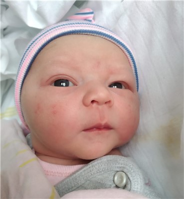Prvním miminkem narozeným v roce 2021 v porodnicích Krajské zdravotní je Daniela. Foto: archiv rodiny
