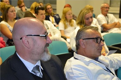 V Krajské zdravotní přednášel mladým lékařům profesor Jan Pirk (. Foto: Krajská zdravotní, a. s.)