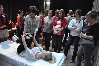 Workshop pro porodní asistentky a fyzioterapeuty (. Foto: Krajská zdravotní, a. s.)